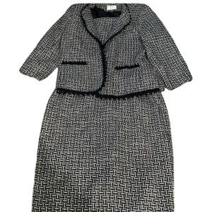 Clara Clara New York tweed skirt suits size 22